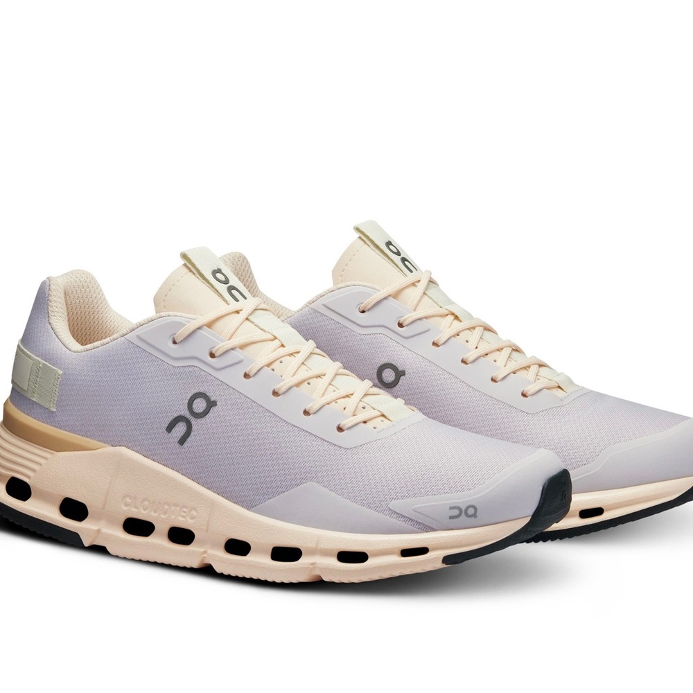 New On CloudNova sneakers, size 9